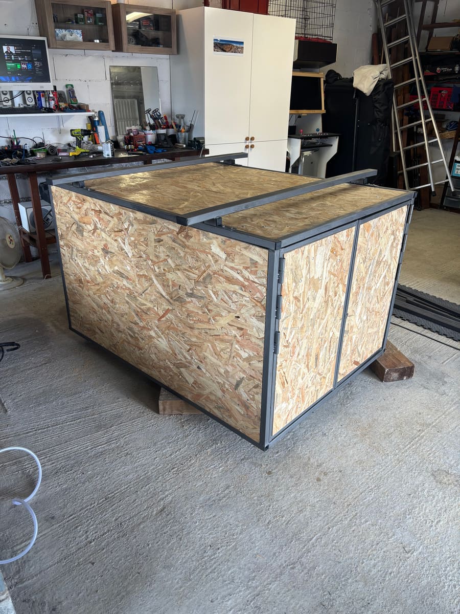La Boîte à Bivouac — caisse en cours de fabrication